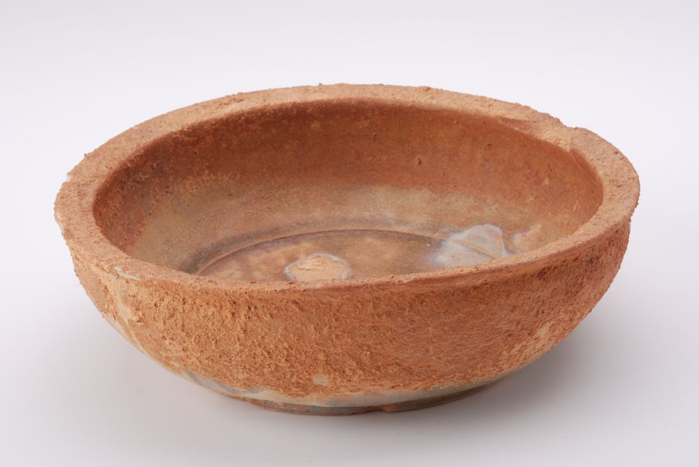 南朝青釉敛口折沿瓷盆