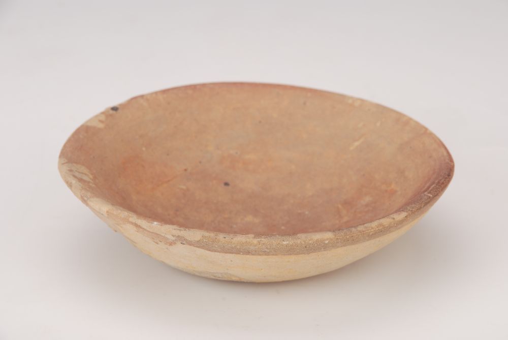 唐素胎撇口平底陶盏