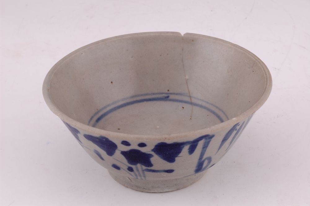 青花花卉纹碗